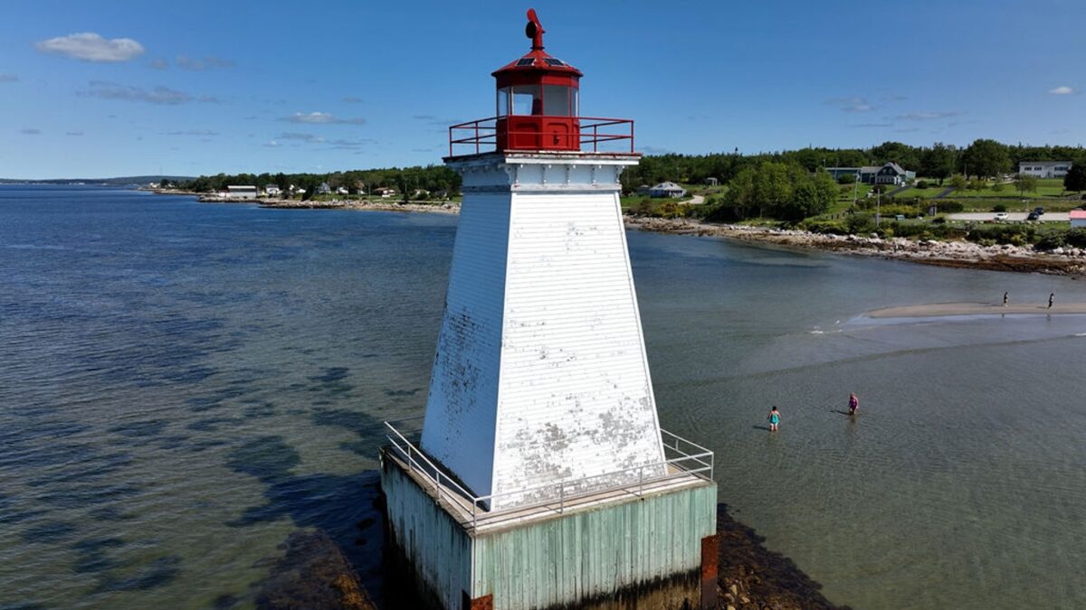 Sandy Point Lighthouse